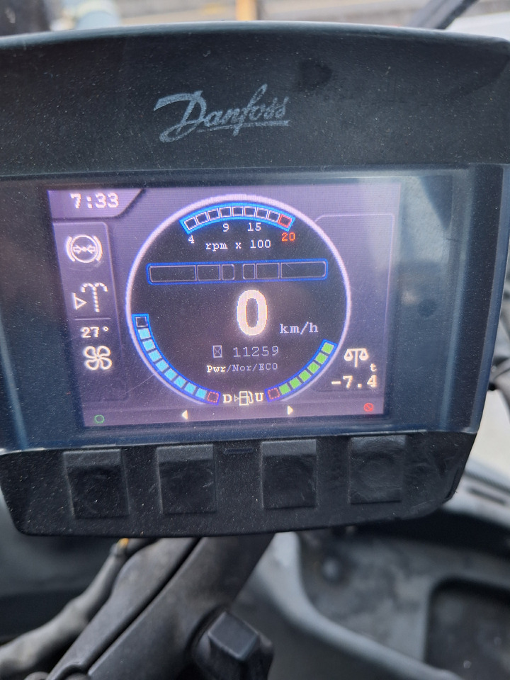 KALMAR DCG 100 45 ES7 - Chariot porte-conteneur: photos 4 KALMAR DCG 100 45 ES7 - Chariot porte-conteneur: photos 4