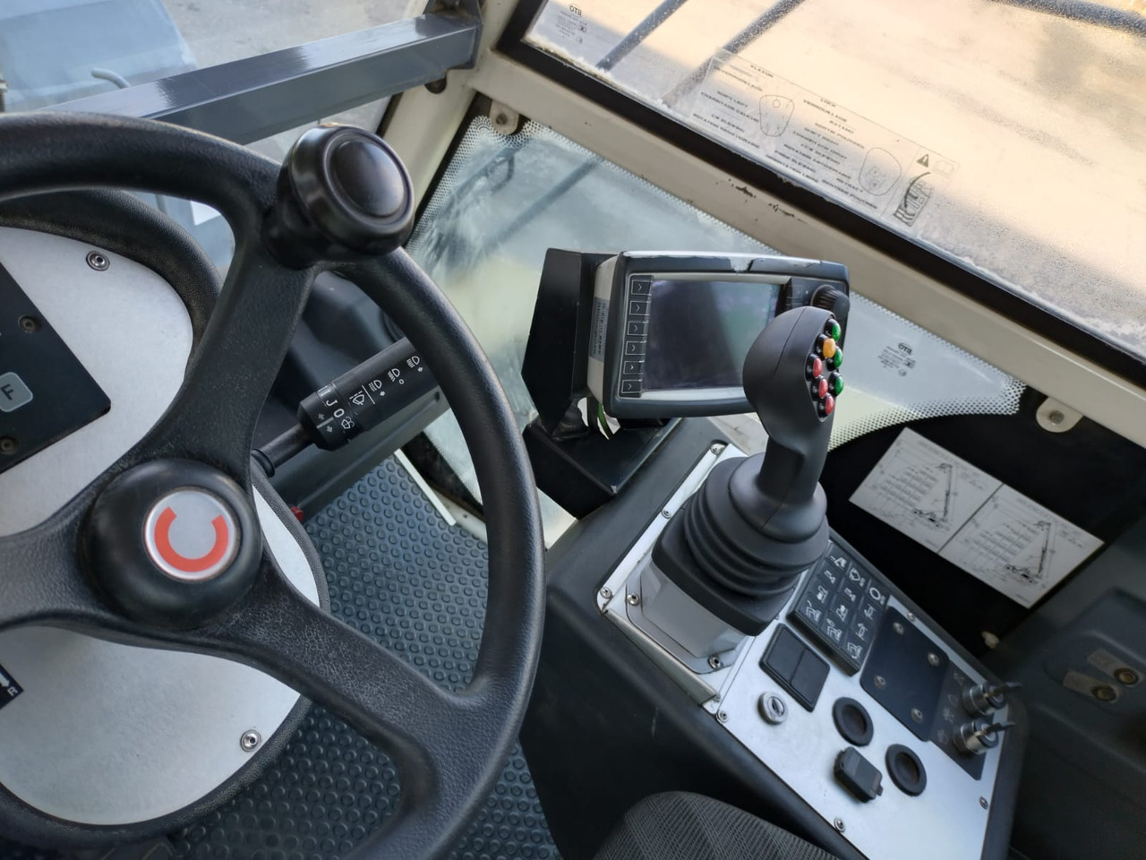 KONECRANES LiftAce 5-31 - Reach stacker: photos 2 KONECRANES LiftAce 5-31 - Reach stacker: photos 2