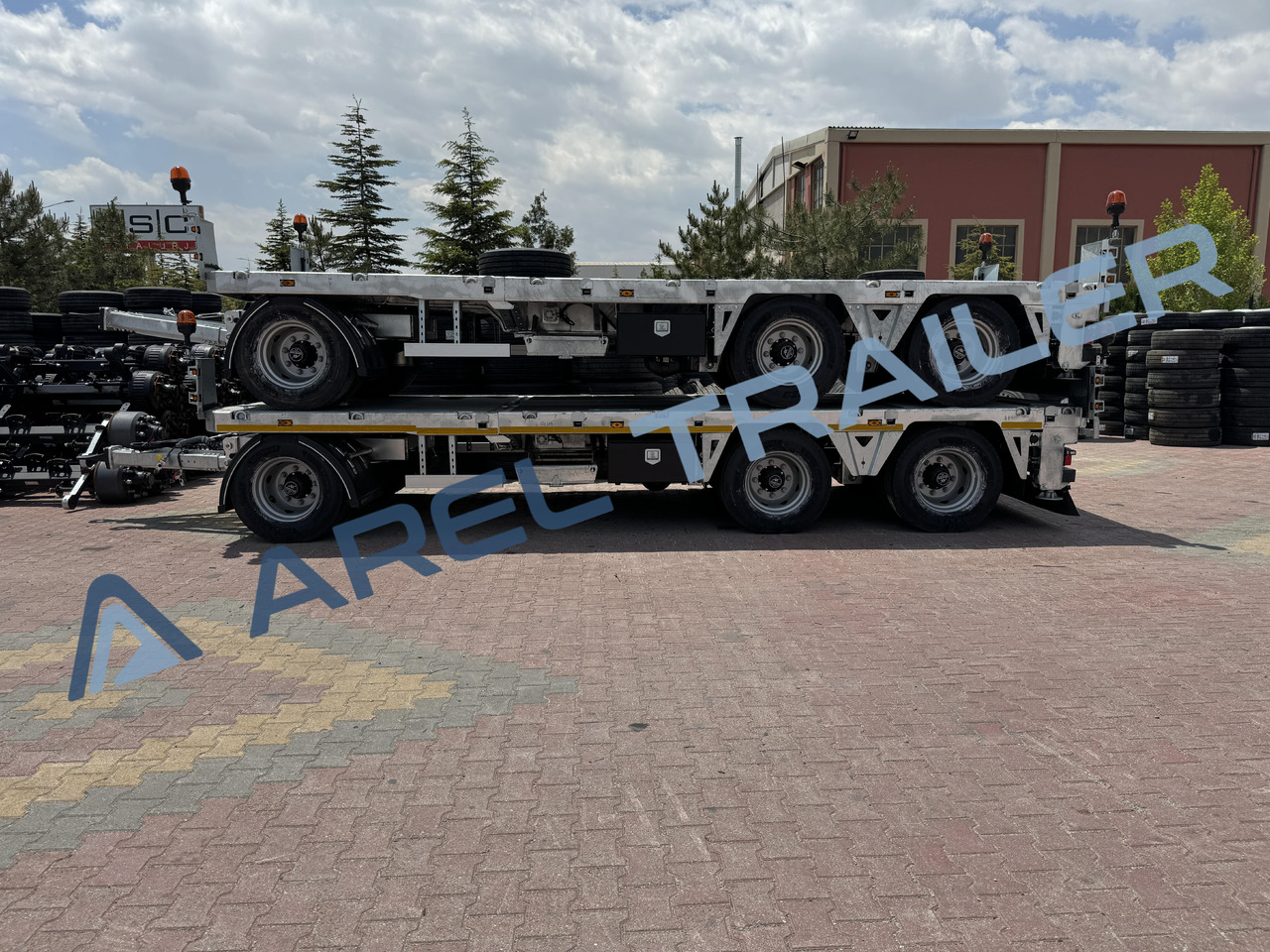 AREL TRAILER 2+1 AXLE DRAWBAR REMORQUE TRAILER - Remorque porte-engin surbaissée: photos 2 AREL TRAILER 2+1 AXLE DRAWBAR REMORQUE TRAILER - Remorque porte-engin surbaissée: photos 2