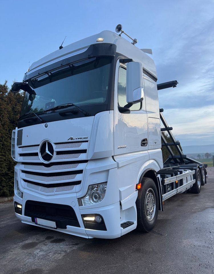 Mercedes-Benz ACTROS / 2553 / ACC / E 6 / MP 5 /TIPPER, BDF ,WYWROT / RETARDER/ GIGA SPACE/Niski Przebieg 366 Tys Km! ASO - Camion fourgon: photos 1 Mercedes-Benz ACTROS / 2553 / ACC / E 6 / MP 5 /TIPPER, BDF ,WYWROT / RETARDER/ GIGA SPACE/Niski Przebieg 366 Tys Km! ASO - Camion fourgon: photos 1