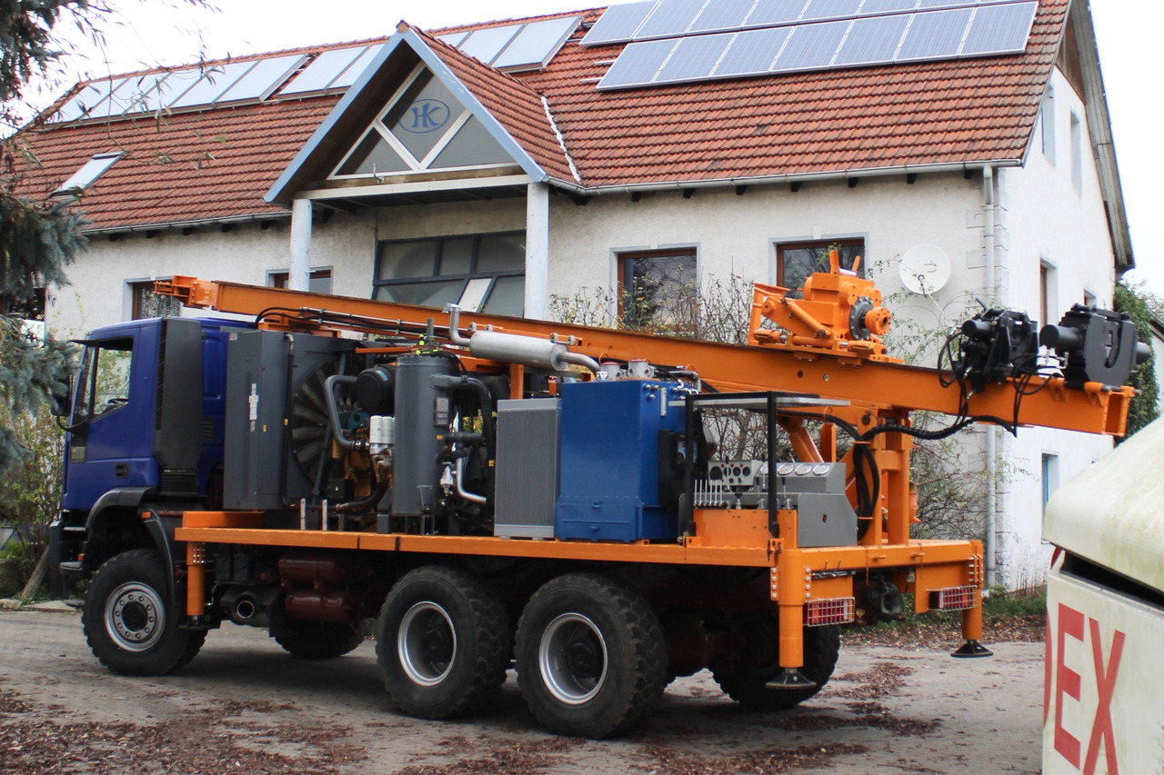 Bohak KL 400 Drilling rig 400 meter, Iveco Trakker 6x6 - Foreuse: photos 1 Bohak KL 400 Drilling rig 400 meter, Iveco Trakker 6x6 - Foreuse: photos 1