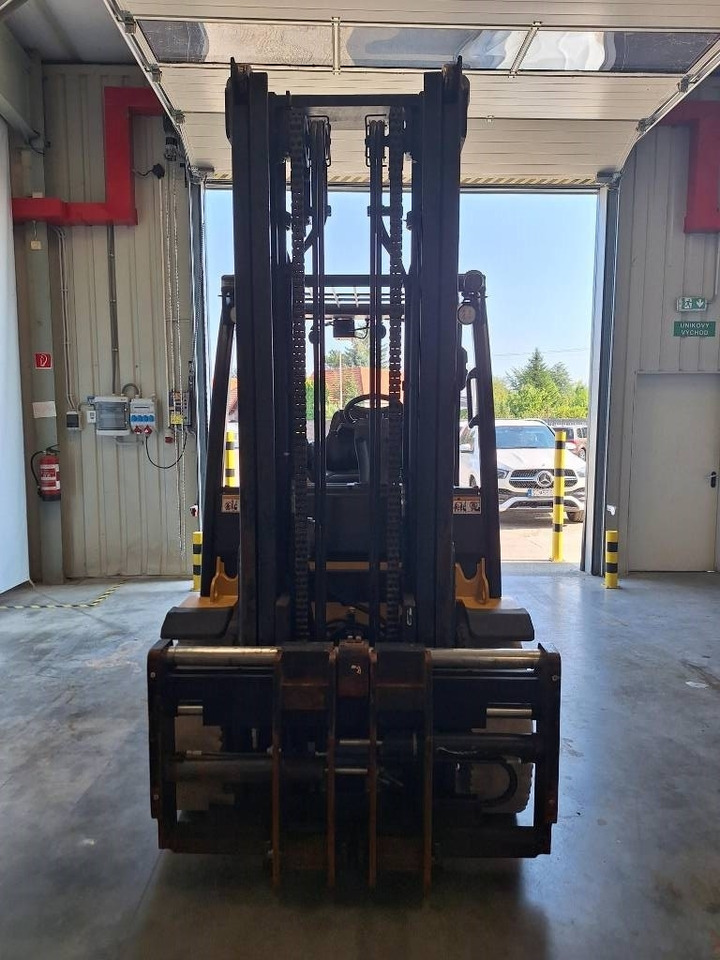 Yale GLP 50 VX - Chariot élévateur à gaz: photos 3 Yale GLP 50 VX - Chariot élévateur à gaz: photos 3