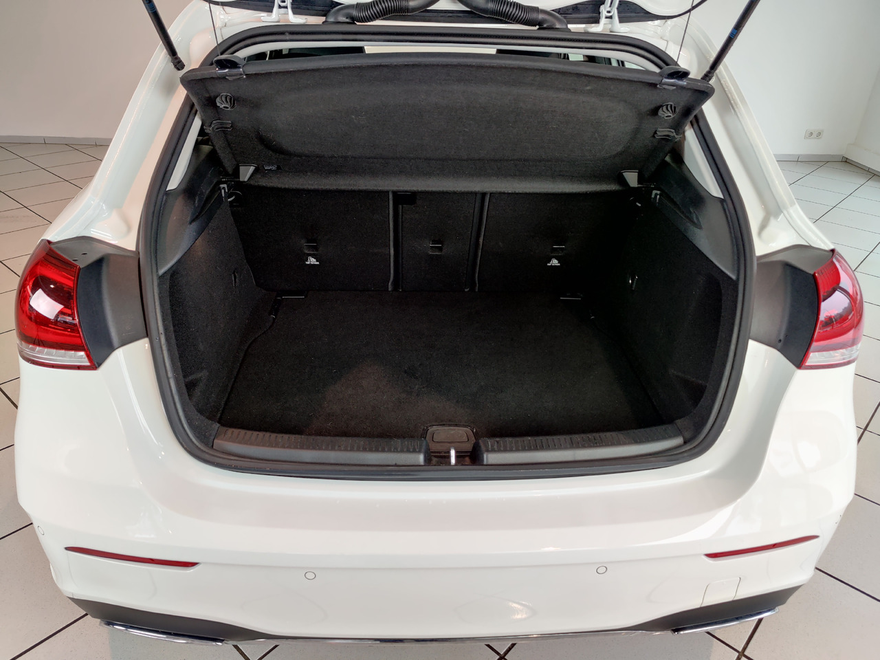 Berline Mercedes-Benz A 200 7G-DCT AMG Line Kamera Navi LED SHZ: photos 13 Berline Mercedes-Benz A 200 7G-DCT AMG Line Kamera Navi LED SHZ: photos 13