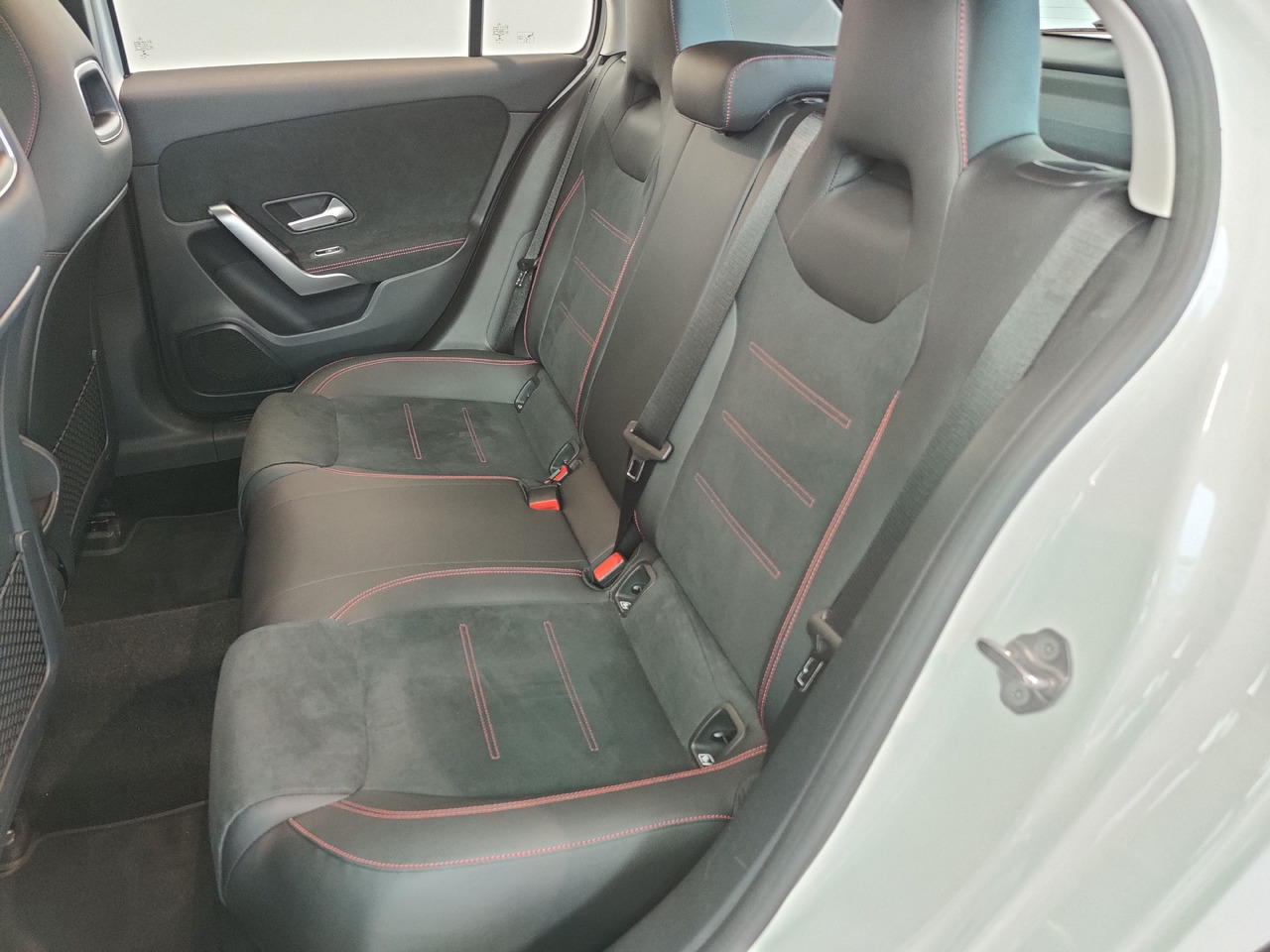 Berline Mercedes-Benz A 200 7G-DCT AMG Line Kamera Navi LED SHZ: photos 11 Berline Mercedes-Benz A 200 7G-DCT AMG Line Kamera Navi LED SHZ: photos 11