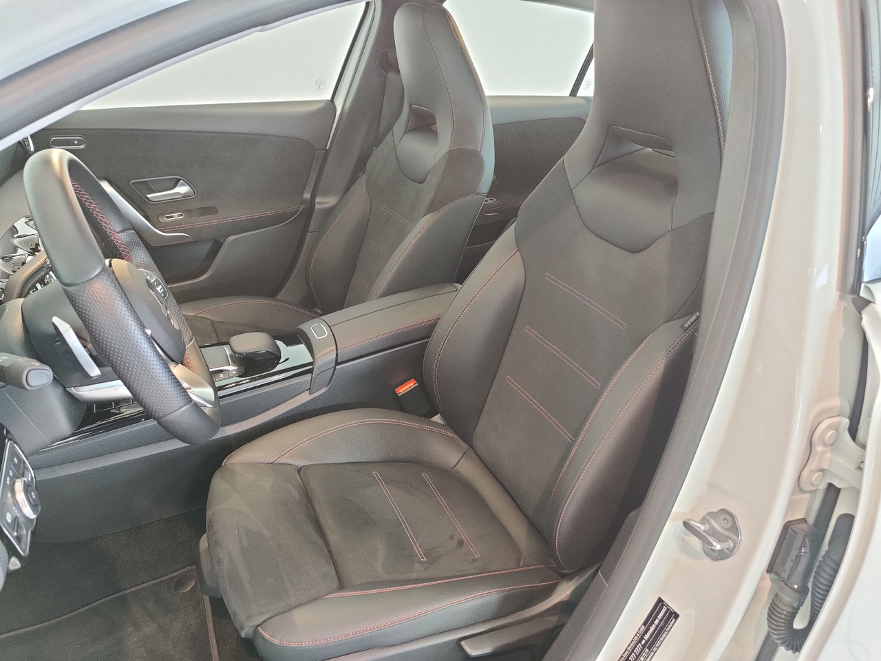 Berline Mercedes-Benz A 200 7G-DCT AMG Line Kamera Navi LED SHZ: photos 10 Berline Mercedes-Benz A 200 7G-DCT AMG Line Kamera Navi LED SHZ: photos 10