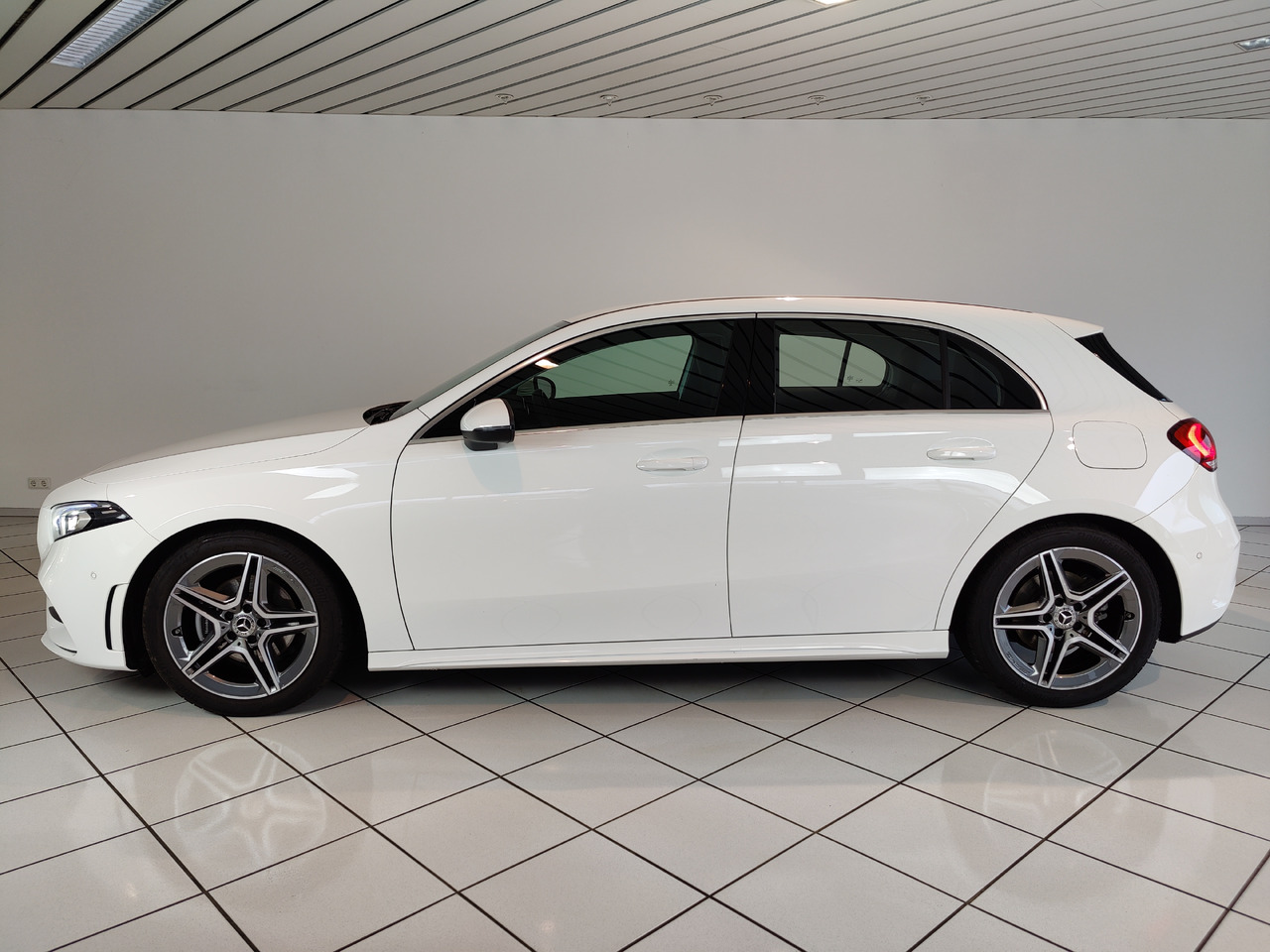 Berline Mercedes-Benz A 200 7G-DCT AMG Line Kamera Navi LED SHZ: photos 7 Berline Mercedes-Benz A 200 7G-DCT AMG Line Kamera Navi LED SHZ: photos 7