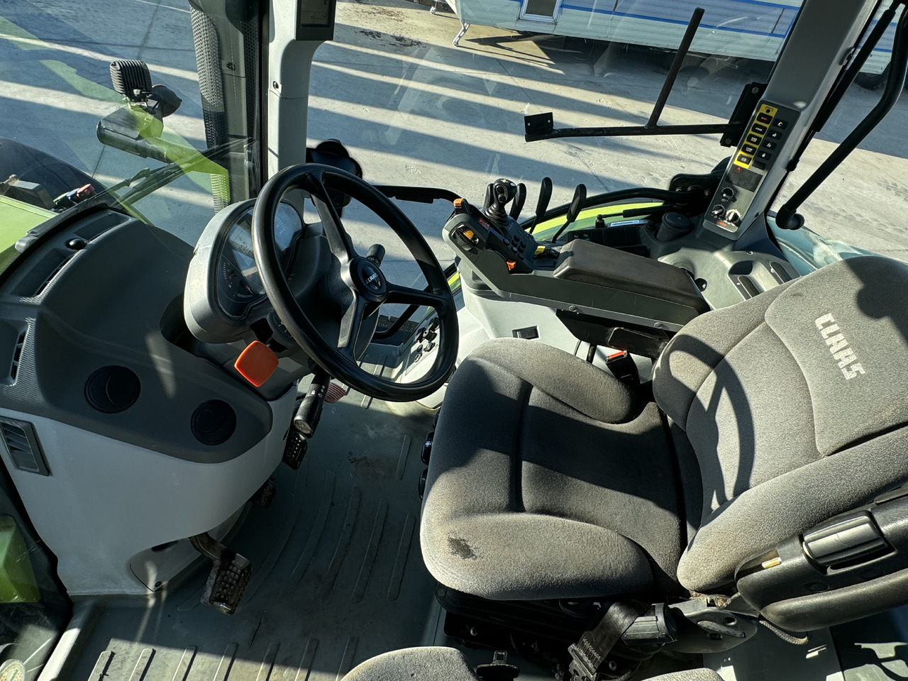 Claas Arion 640 - Tracteur agricole: photos 2 Claas Arion 640 - Tracteur agricole: photos 2