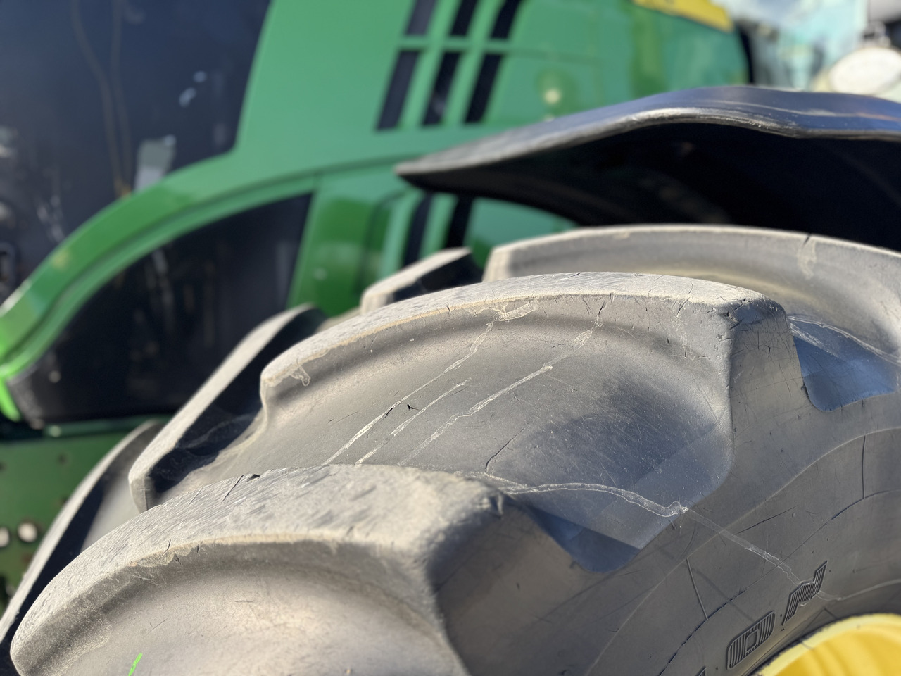 John Deere 6190 R ( 1) - Tracteur agricole: photos 2 John Deere 6190 R ( 1) - Tracteur agricole: photos 2