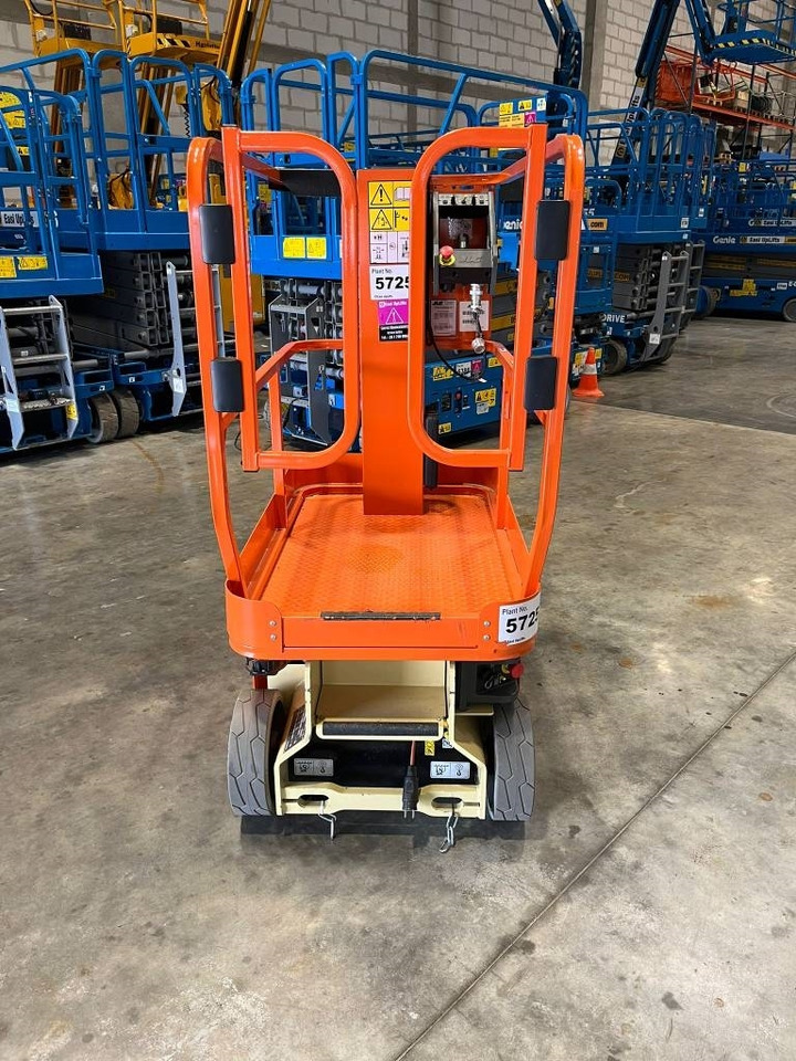 JLG 1230 ES - Nacelle à mât vertical: photos 3 JLG 1230 ES - Nacelle à mât vertical: photos 3