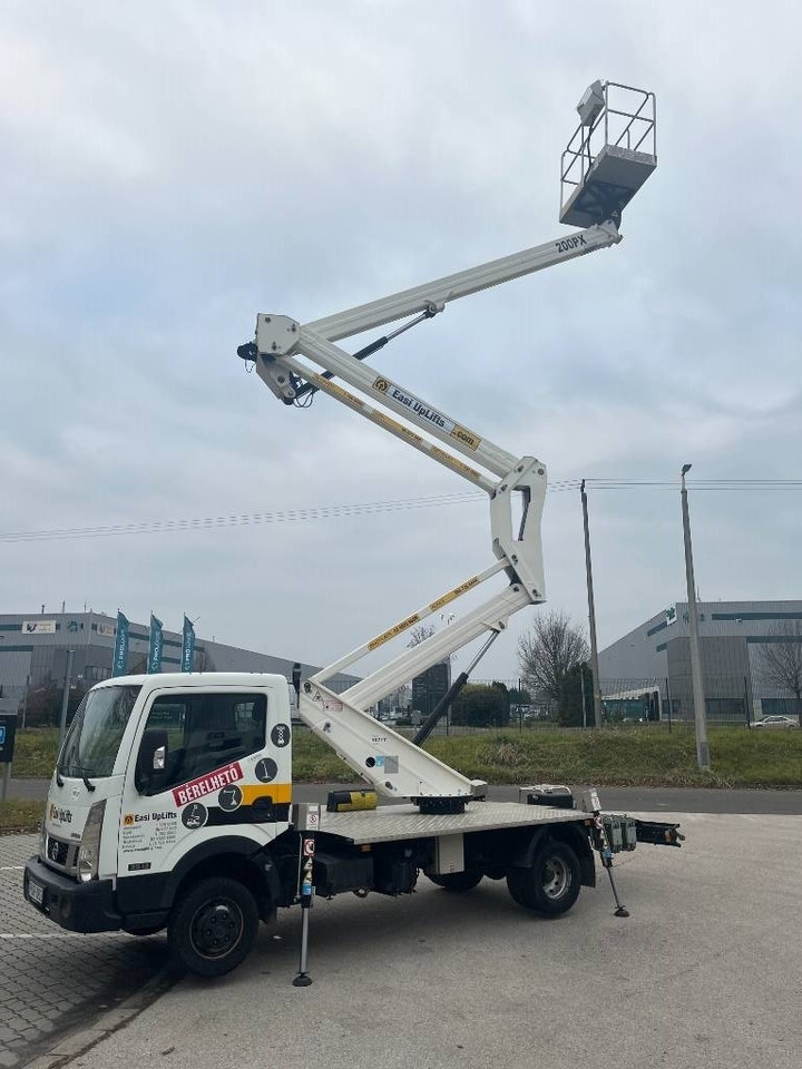 Nissan GSR B200PX - Nacelle à mât vertical: photos 1 Nissan GSR B200PX - Nacelle à mât vertical: photos 1