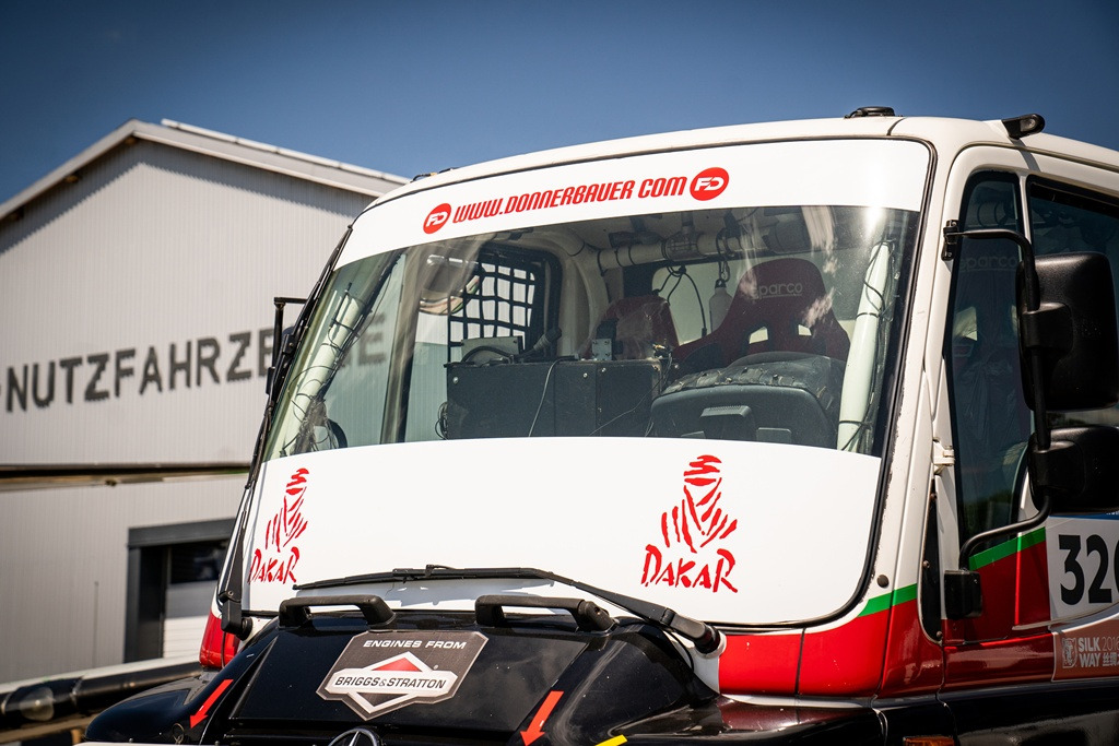 Unimog U400 ex Paris Dakar, Ralley Unimog , mit FIA Wagenpass - Camion: photos 5 Unimog U400 ex Paris Dakar, Ralley Unimog , mit FIA Wagenpass - Camion: photos 5