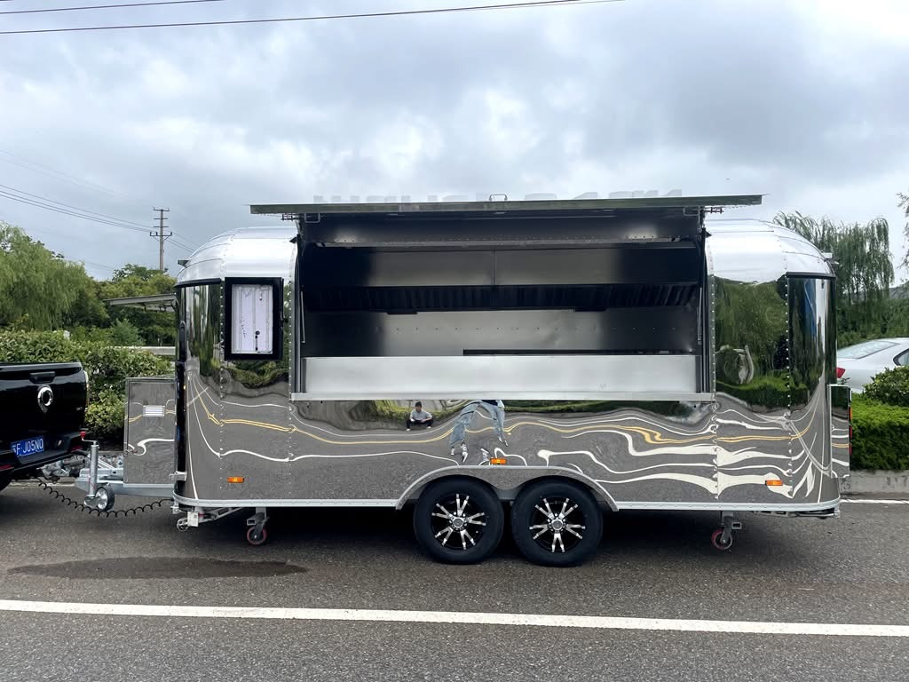 EU Standard air Stream Food Trailer Fully Equipped Food Truck Gas Food Cart Food 03 - Remorque magasin: photos 1 EU Standard air Stream Food Trailer Fully Equipped Food Truck Gas Food Cart Food 03 - Remorque magasin: photos 1