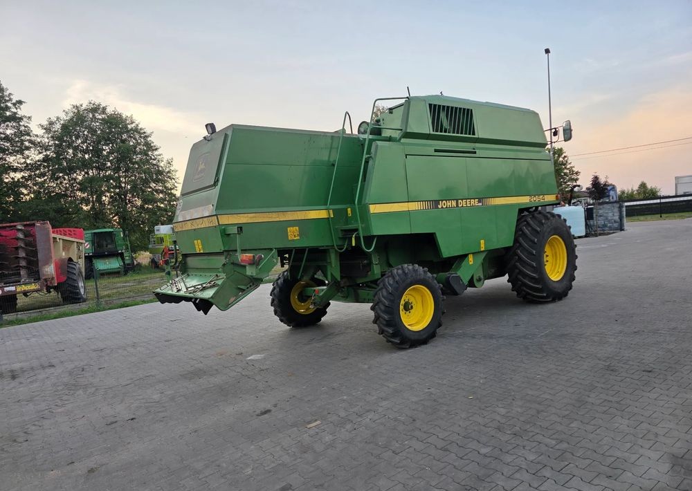 John Deere 5054 - Moissonneuse-batteuse: photos 4 John Deere 5054 - Moissonneuse-batteuse: photos 4