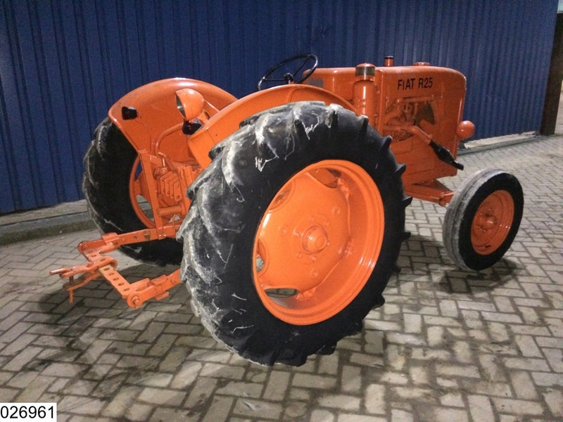 Fiat R25 2WD - Tracteur agricole: photos 4 Fiat R25 2WD - Tracteur agricole: photos 4