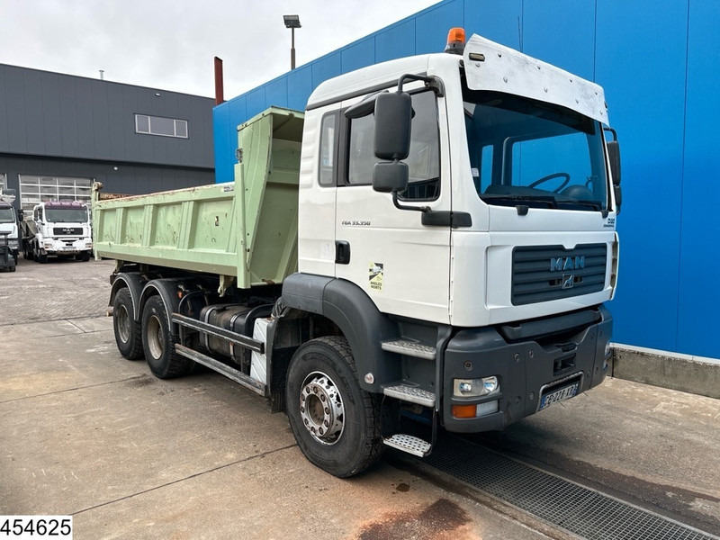 MAN TGA 33 350 6x4, Manual, Steel suspension - Camion benne: photos 3 MAN TGA 33 350 6x4, Manual, Steel suspension - Camion benne: photos 3