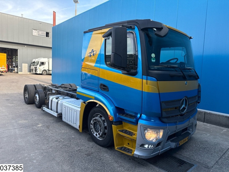Mercedes-Benz Actros 2443 6x2, EURO 6, PTO, Standairco - Châssis cabine: photos 2 Mercedes-Benz Actros 2443 6x2, EURO 6, PTO, Standairco - Châssis cabine: photos 2