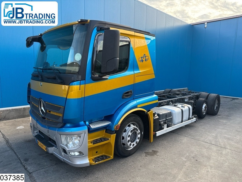 Mercedes-Benz Actros 2443 6x2, EURO 6, PTO, Standairco - Châssis cabine: photos 1 Mercedes-Benz Actros 2443 6x2, EURO 6, PTO, Standairco - Châssis cabine: photos 1