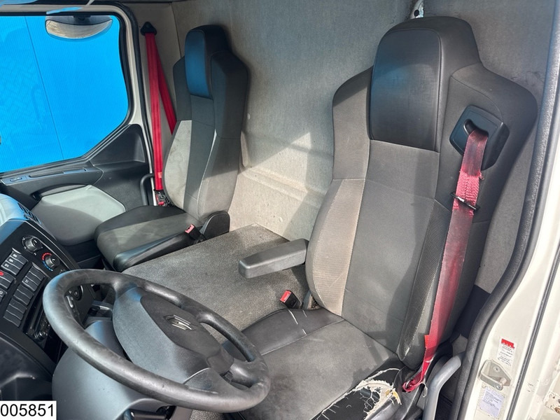 Camion à rideaux coulissants Renault D 16 210 EURO 6, Dhollandia: photos 8 Camion à rideaux coulissants Renault D 16 210 EURO 6, Dhollandia: photos 8