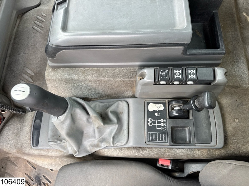 Renault Kerax 370 6x4, Manual, Fassi, Remote, Steelsuspension - Camion plateau, Camion grue: photos 5 Renault Kerax 370 6x4, Manual, Fassi, Remote, Steelsuspension - Camion plateau, Camion grue: photos 5