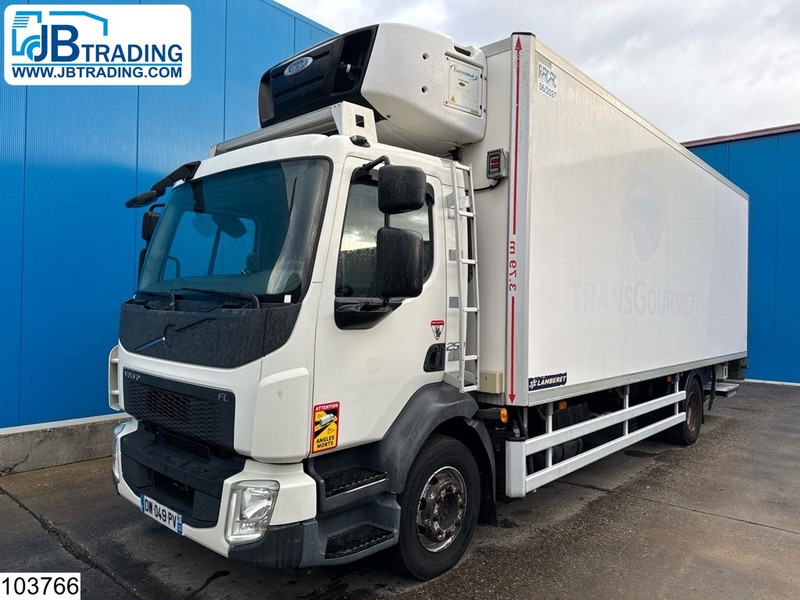 Volvo FL 250 EURO 6, Dhollandia, Carrier, 3 Compartments - Camion frigorifique: photos 1 Volvo FL 250 EURO 6, Dhollandia, Carrier, 3 Compartments - Camion frigorifique: photos 1