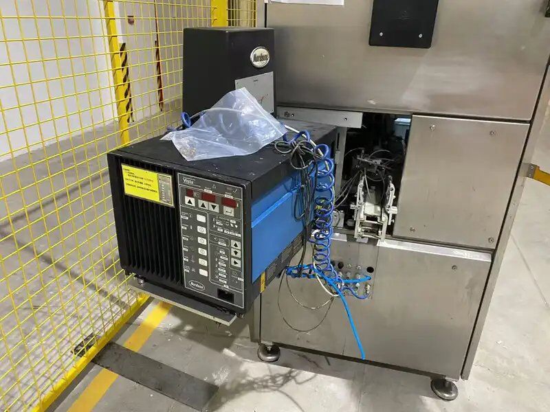 Used Capping Machine Tetra Pak Helicap 23 6000 bph - Machine d'emballage et de conditionnement: photos 1 Used Capping Machine Tetra Pak Helicap 23 6000 bph - Machine d'emballage et de conditionnement: photos 1