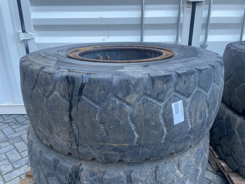 Ahlmann AZ14-BKT 17.5R25-Tire/Reifen/Band - Pneus et jantes pour Engins de chantier: photos 4 Ahlmann AZ14-BKT 17.5R25-Tire/Reifen/Band - Pneus et jantes pour Engins de chantier: photos 4