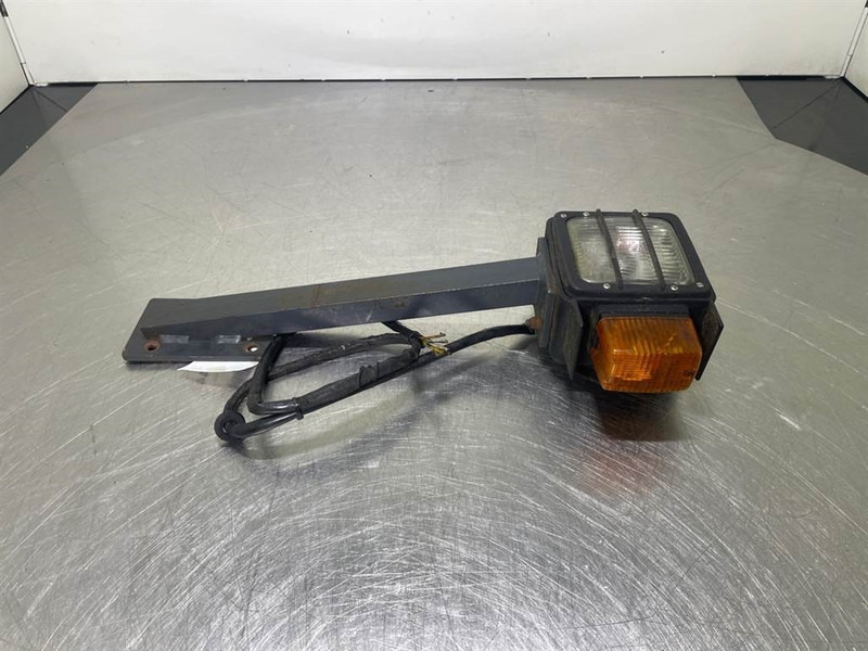 Ahlmann AZ6-4145335O/4193448A-Light/Leuchte/Verlichting - Système électrique pour Engins de chantier: photos 1 Ahlmann AZ6-4145335O/4193448A-Light/Leuchte/Verlichting - Système électrique pour Engins de chantier: photos 1