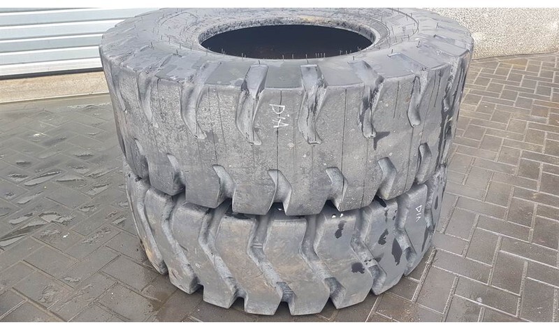 BKT 17.5-25 - Tyre/Reifen/Band - Pneu pour Engins de chantier: photos 1 BKT 17.5-25 - Tyre/Reifen/Band - Pneu pour Engins de chantier: photos 1