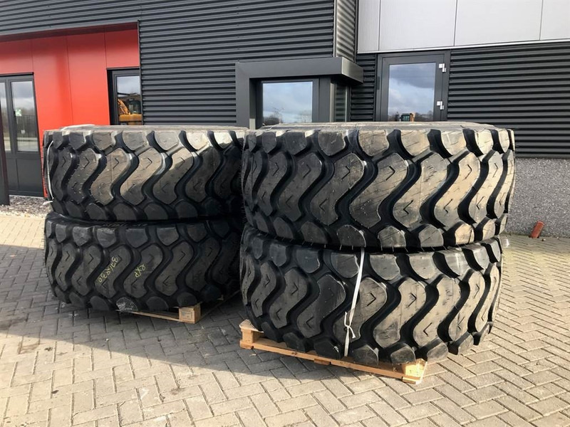 Banden/Reifen/Tires 26.5R25 XHA - Tyre/Reifen/Band - Pneus et jantes pour Engins de chantier: photos 1 Banden/Reifen/Tires 26.5R25 XHA - Tyre/Reifen/Band - Pneus et jantes pour Engins de chantier: photos 1