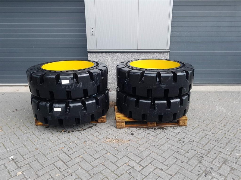 Cat 910/914 - 447-1131 - Tyre/Reifen/Band - Pneus et jantes pour Engins de chantier: photos 1 Cat 910/914 - 447-1131 - Tyre/Reifen/Band - Pneus et jantes pour Engins de chantier: photos 1