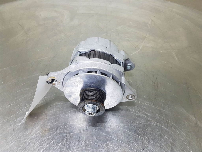 Cummins QSB5.9C-24V 70A-Alternator/Lichtmaschine/Dynamo - Moteur pour Engins de chantier: photos 3 Cummins QSB5.9C-24V 70A-Alternator/Lichtmaschine/Dynamo - Moteur pour Engins de chantier: photos 3