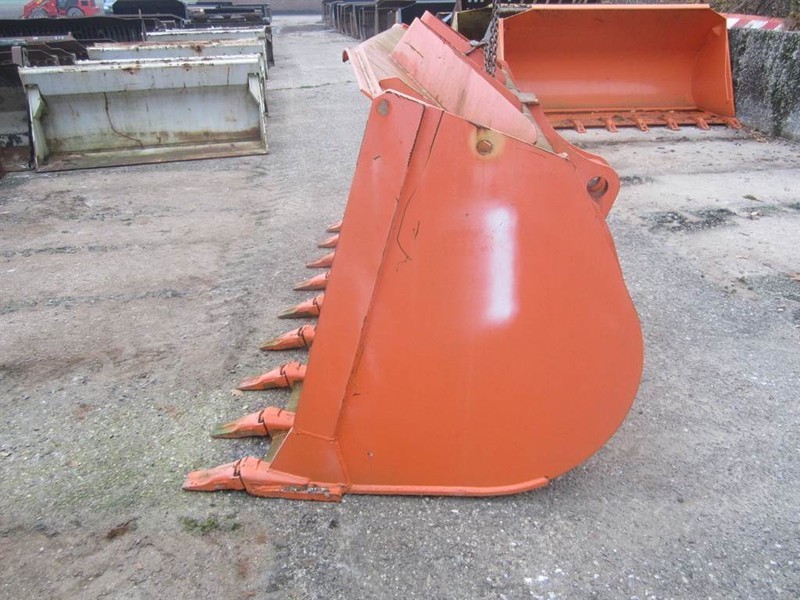 Doosan 2,50 mtr - Bucket/Schaufel/Dichte bak - Godet: photos 4 Doosan 2,50 mtr - Bucket/Schaufel/Dichte bak - Godet: photos 4