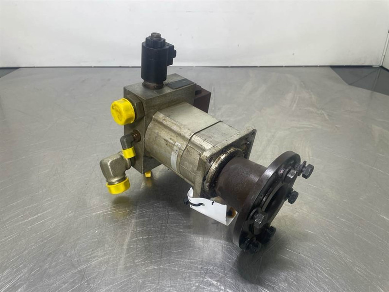 Hyundai HL757-7A-11LD-30700 / VAD0511111-Fan motor - Hydraulique pour Engins de chantier: photos 1 Hyundai HL757-7A-11LD-30700 / VAD0511111-Fan motor - Hydraulique pour Engins de chantier: photos 1