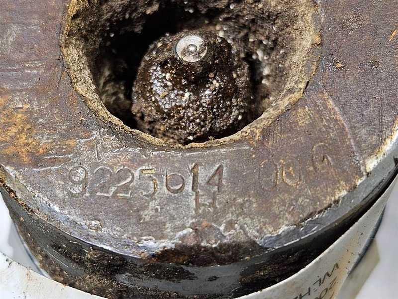 Liebherr A924B-9225614-Pin/Bolzen/Pen - Flèche pour Engins de chantier: photos 4 Liebherr A924B-9225614-Pin/Bolzen/Pen - Flèche pour Engins de chantier: photos 4