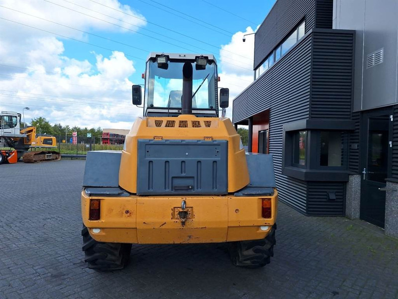 Liebherr L522 - Chargeuse sur pneus: photos 3 Liebherr L522 - Chargeuse sur pneus: photos 3