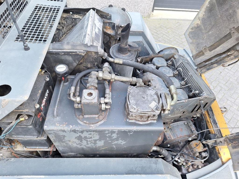 Chargeuse sur pneus Liebherr L522: photos 8