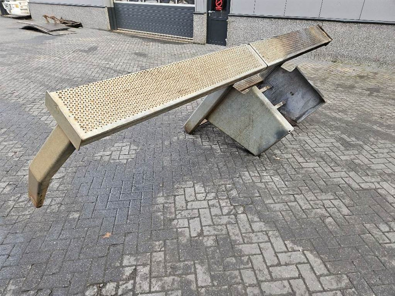 Frame/ Châssis pour Engins de chantier Liebherr LH80-94029453-Stair panel/Trittstufen/Traptreden: photos 7