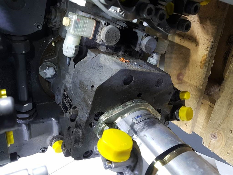 Linde HPV55-02L - Vögele - Drive pump/Fahrpumpe/Rijpomp - Hydraulique: photos 1 Linde HPV55-02L - Vögele - Drive pump/Fahrpumpe/Rijpomp - Hydraulique: photos 1