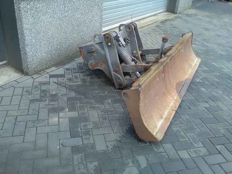 Mecalac 714 MW - 2,50MTR - Blade/Schild/Schuifblad - Frame/ Châssis: photos 1 Mecalac 714 MW - 2,50MTR - Blade/Schild/Schuifblad - Frame/ Châssis: photos 1