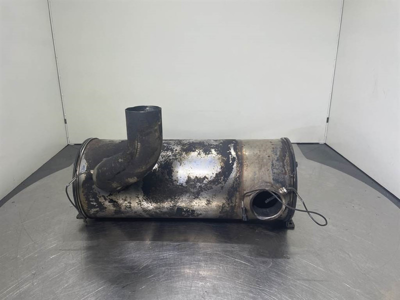 New Holland W110C - Exhaust/Auspuff/Uitlaat - Moteur pour Engins de chantier: photos 1 New Holland W110C - Exhaust/Auspuff/Uitlaat - Moteur pour Engins de chantier: photos 1