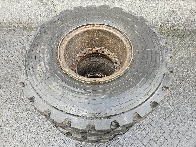 O & K L25.5-Renova 20.5R25-Tire/Reifen/Band - Pneus et jantes pour Engins de chantier: photos 4 O & K L25.5-Renova 20.5R25-Tire/Reifen/Band - Pneus et jantes pour Engins de chantier: photos 4