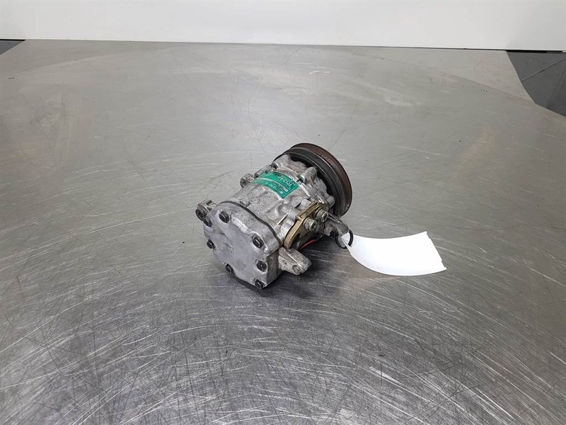 SANDEN SD7B10-7170-Compressor/Kompressor/Aircopomp - Compresseur de climatisation pour Engins de chantier: photos 2 SANDEN SD7B10-7170-Compressor/Kompressor/Aircopomp - Compresseur de climatisation pour Engins de chantier: photos 2