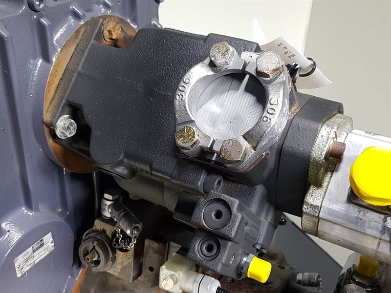 Sauer Danfoss JRL075CLS2320 -Vögele-80006177- Load sensing pump - Hydraulique: photos 2 Sauer Danfoss JRL075CLS2320 -Vögele-80006177- Load sensing pump - Hydraulique: photos 2