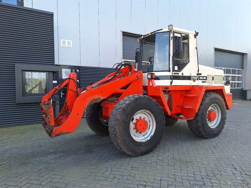 Schaeff SKS 661 - Chargeuse sur pneus: photos 1 Schaeff SKS 661 - Chargeuse sur pneus: photos 1