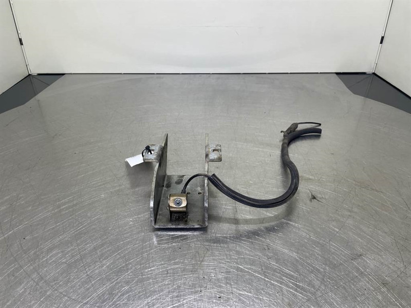 Sennebogen 835E-141092-Holder with Camera/Kamera - Cabine et intérieur pour Engins de chantier: photos 1 Sennebogen 835E-141092-Holder with Camera/Kamera - Cabine et intérieur pour Engins de chantier: photos 1