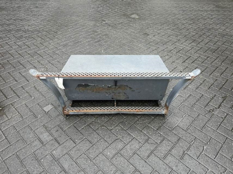 Terex TW150-6105515/6105516-Stair panel/Trittstufen - Frame/ Châssis pour Engins de chantier: photos 2 Terex TW150-6105515/6105516-Stair panel/Trittstufen - Frame/ Châssis pour Engins de chantier: photos 2