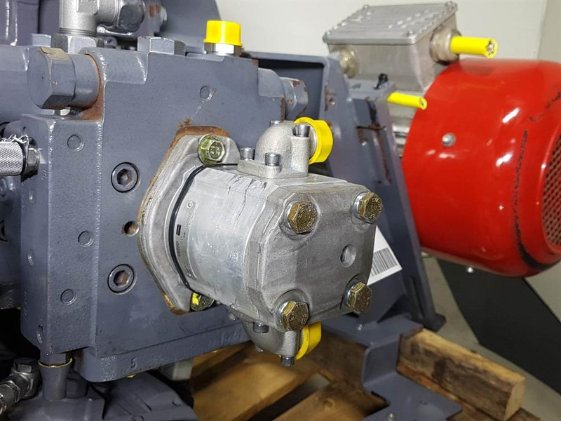 Vögele 1802925 / 2046225-Haldex WP09A1-1802925-Gearpump - Hydraulique: photos 2 Vögele 1802925 / 2046225-Haldex WP09A1-1802925-Gearpump - Hydraulique: photos 2