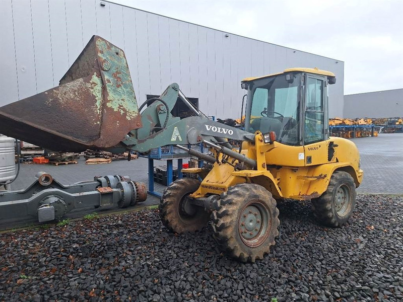 Volvo L30D - (For parts) - Chargeuse sur pneus: photos 1 Volvo L30D - (For parts) - Chargeuse sur pneus: photos 1