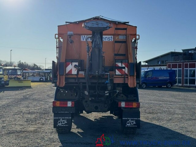 Unimog U 400 4x4 Winterdienst epoke Salzstreuer 238 PS - Camion: photos 3 Unimog U 400 4x4 Winterdienst epoke Salzstreuer 238 PS - Camion: photos 3