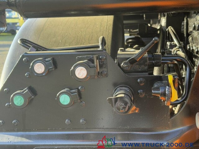 Unimog U 400 4x4 Winterdienst epoke Salzstreuer 238 PS - Camion: photos 4 Unimog U 400 4x4 Winterdienst epoke Salzstreuer 238 PS - Camion: photos 4